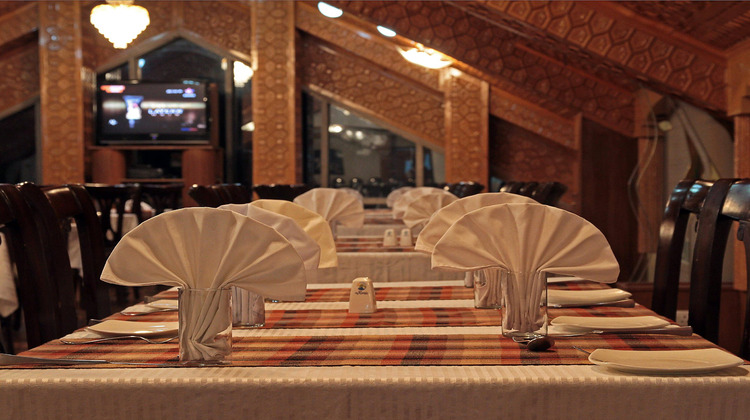 hotel the residency srinagar restaurant